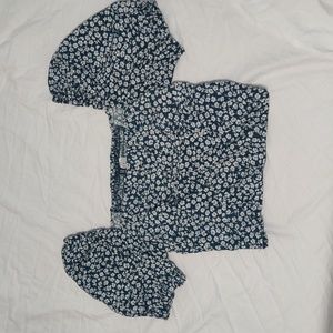 H&M DIVIDED Forest Green Floral Top